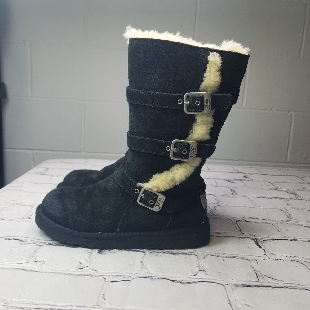Ugg Maddi black shearling buckle boot 4 girls 6 women - Picture 4 of 15